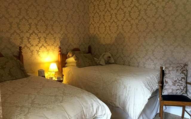 Inverlochy Villas (Adults Only)