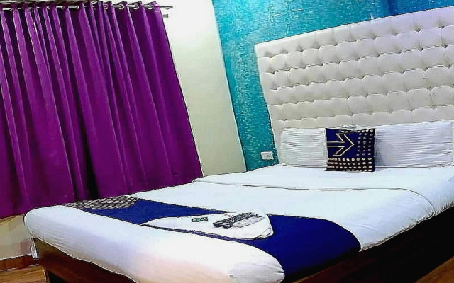 OYO 80898 The Om Sai Residency