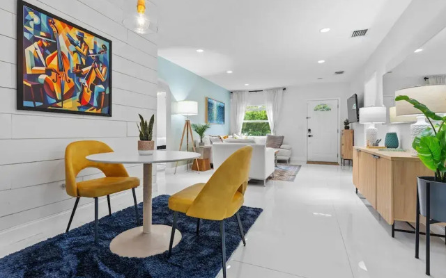 Arthaus- Fully Stocked Kitchen and Fenced Yard