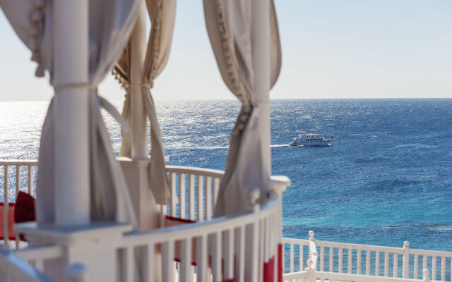 Reef Oasis Beach Resort