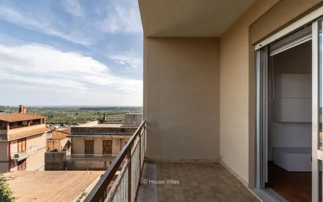 Peony Apartment in Noto