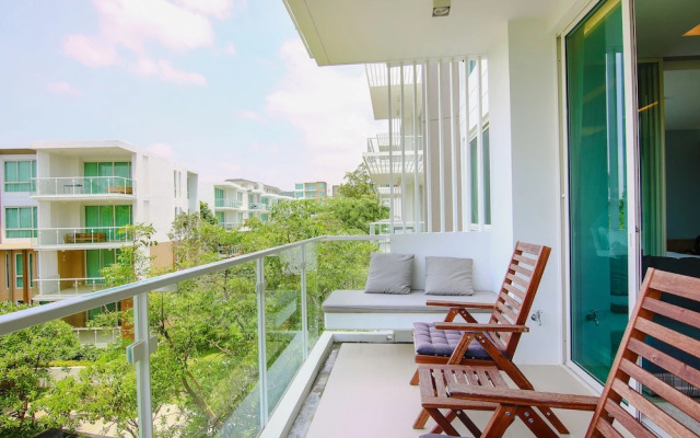 Hua Hin Luxury Beachfront Condo By Mon