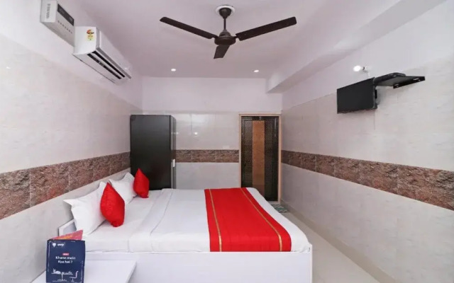OYO 12911 New Capital Inn