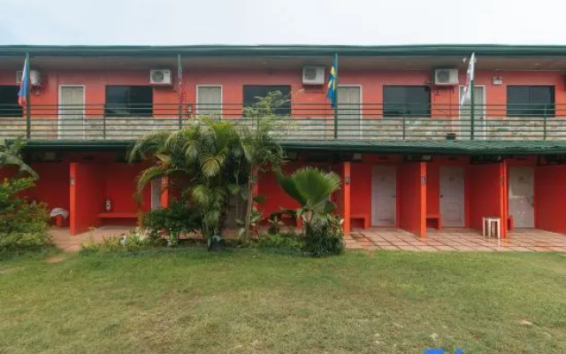 Max Travellers Inn by RedDoorz