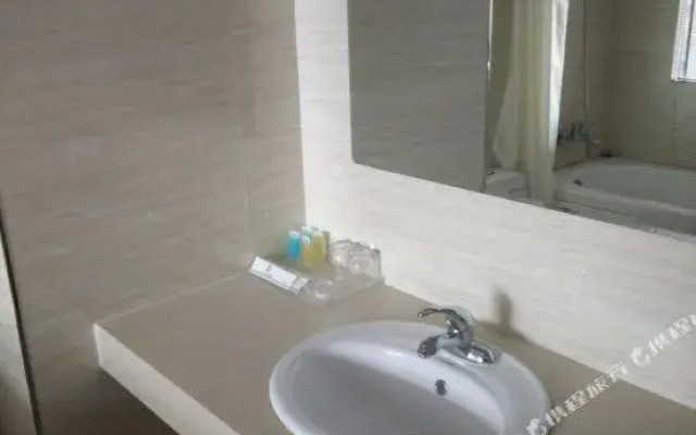 Longyuan Hotspring Holiday Hotel
