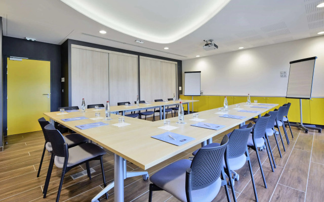 Kyriad Prestige Pau - Zenith - Palais Des Sports