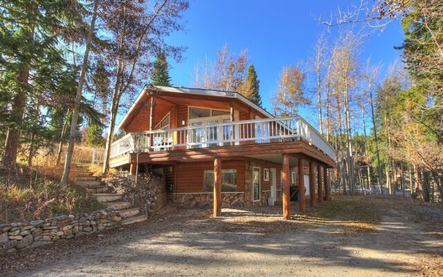 Ski Hill 3 Bedroom Home by Redawning