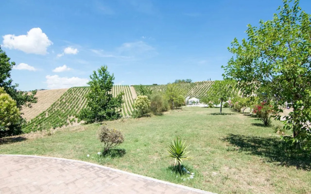 Scenic Apartment in Ascoli Piceno with Hot Tub