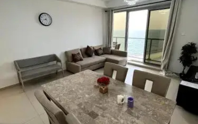 2 Bedroom Incredible Ocean Vew Apartment