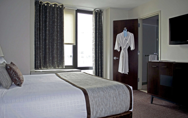Distrikt Hotel New York City, Tapestry Collection by Hilton - Image 5