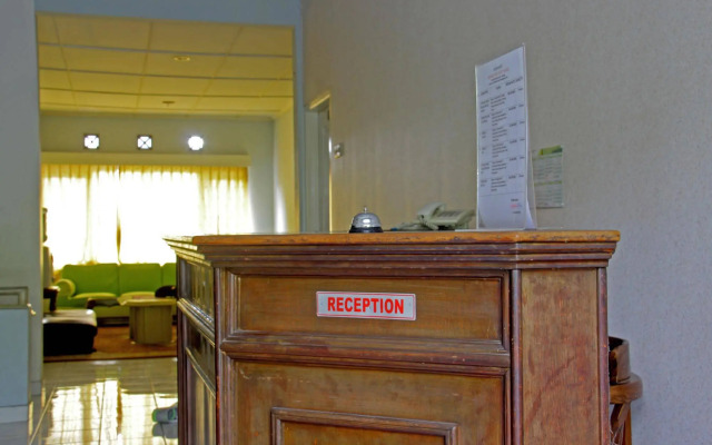 RedDoorz near Kampung Gajah