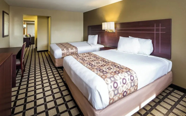 Travelers Inn