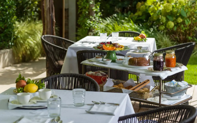 Madama garden retreat