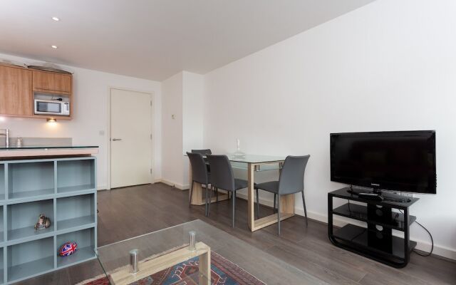 2 Bedroom Flat In Holloway With Balcony And Courtyard