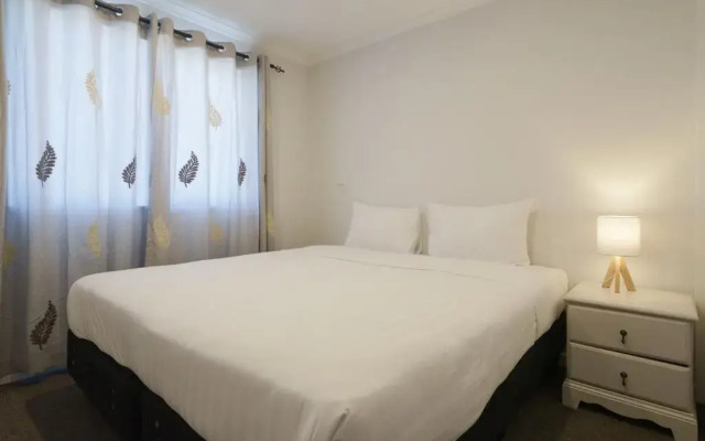 Snowy Peak Apartment