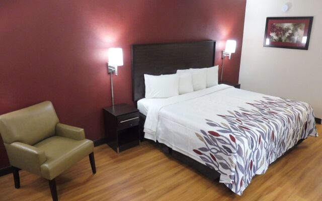 HomeTowne Studios by Red Roof Bordentown - McGuire AFB