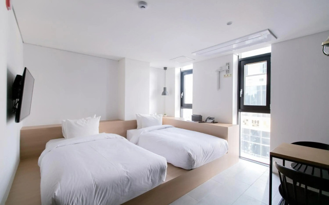 Gangneung Boutique Hotel Bombom