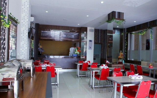 OYO 861 R Four Hotel