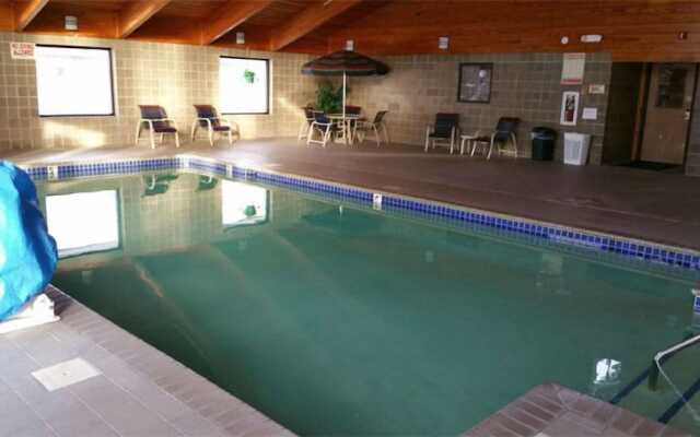 Asteria Inn & Suites