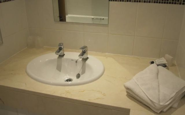 Best Western Heath Court Hotel