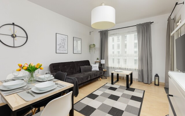 Warsaw Glebocka Apartment by Renters