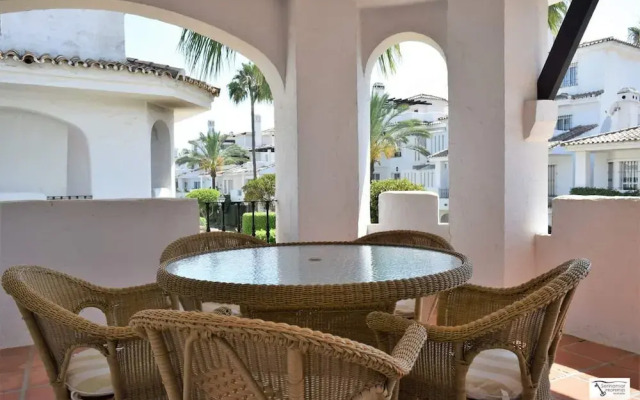 Bright 2 Bedroom First Floor F-4