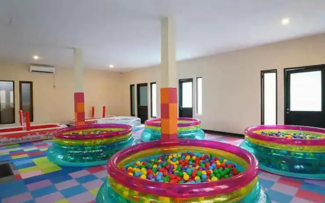 OYO 1992 China Town Hotel Bali