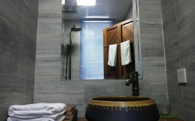 Deqing Qianxi Nianba Youth Hostel