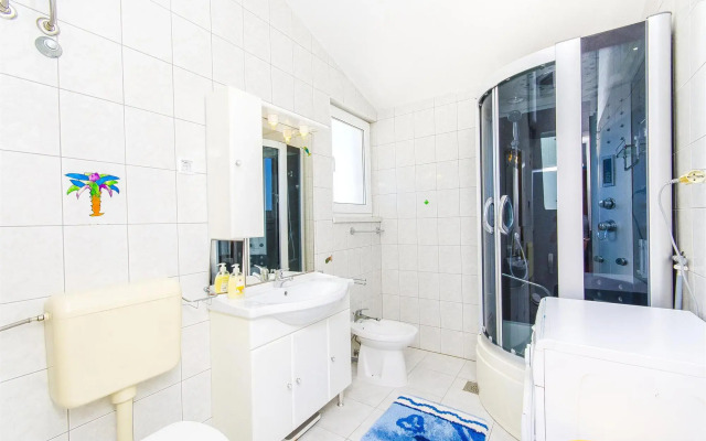 Apartments Kažimir in Necujam - island Solta