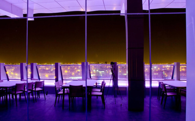 Bayat Hotels Company