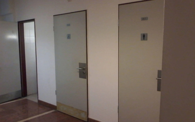 1st Apartments and Hostel