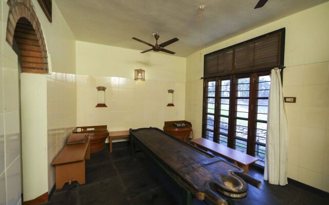 Hotel BTH Sarovaram