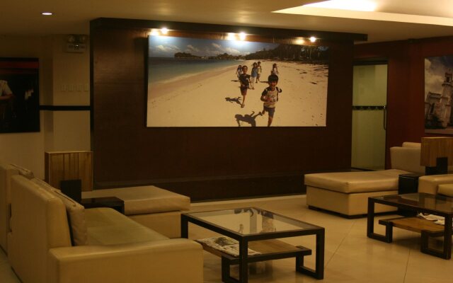 Sampaguita Suites JRG