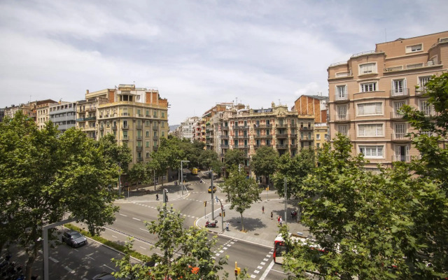 31PAR217 - Mediterranean style apartment