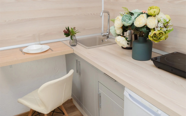 AHause на Малышева 104