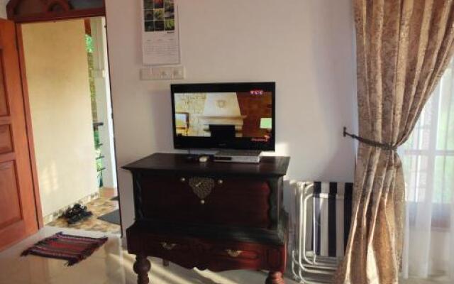 Hikka Studio Apartment