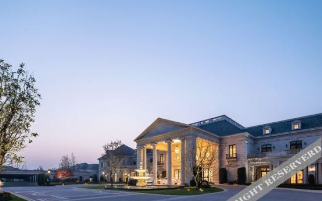 Lvcheng Taohuayuan Huanglong Hotel