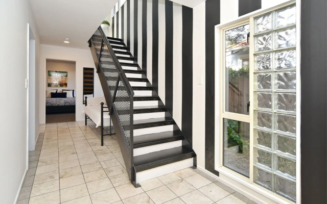 Moa Place - Christchurch Holiday Homes