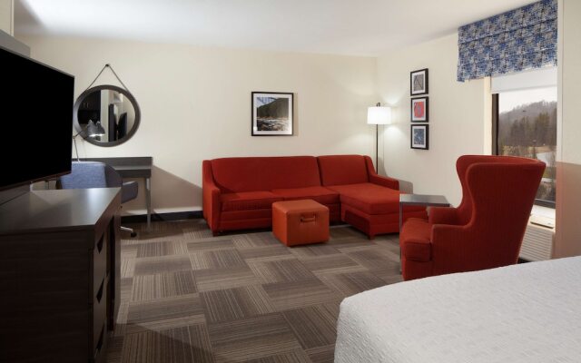 Hampton Inn Charleston-Southridge