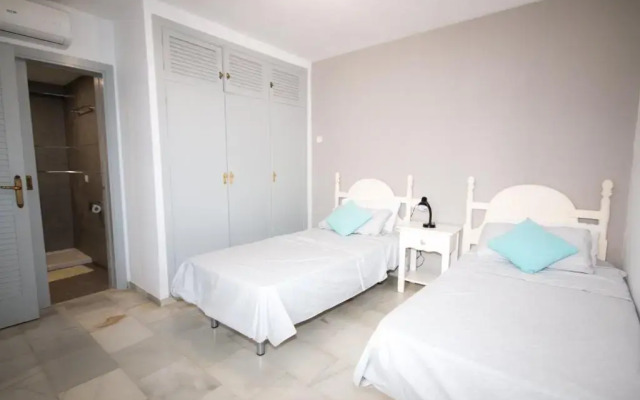 Puerto de la duquesa beach apartment