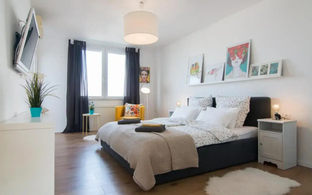 Harbour-Apartment with sea view and parking spot