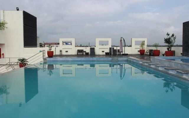 Flora Airport Hotel and Convention Centre Kochi