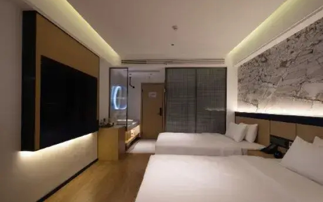 Liqi·Yu Hotel (Yuzhou Nadazhen Summer Plaza)
