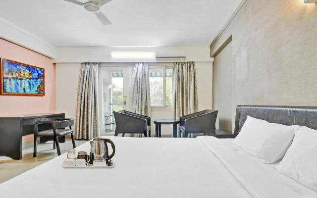 OYO Townhouse 80108 Aec Residency