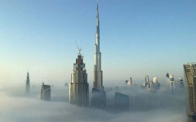 Amazing Skyline Views Apartment in Index Tower