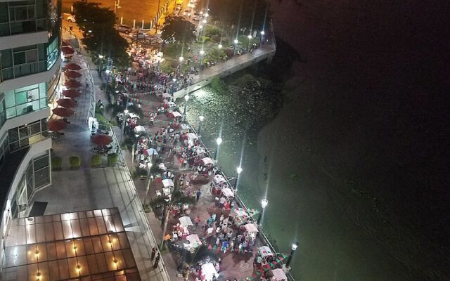 River View suites Puerto Santa Ana gye