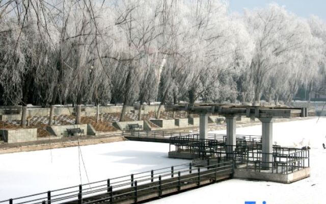 Xingming Lake Jinyan Hotel