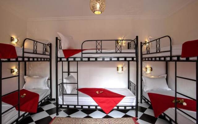 Amour d'auberge - Hostel