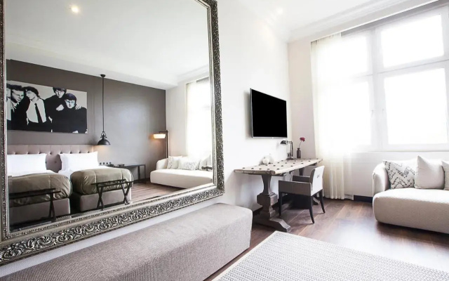 Quentin XL Potsdamer Platz Hotel