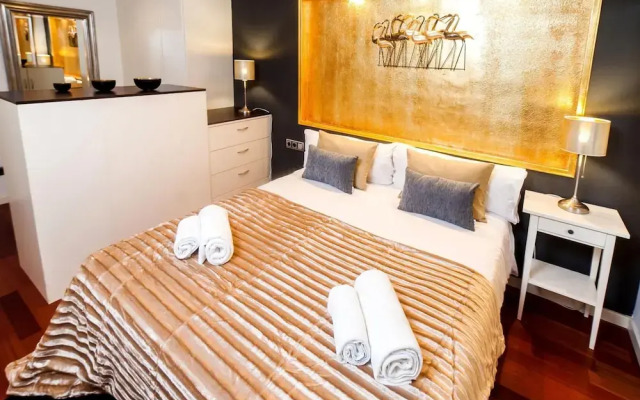 Victoria City Center 2 Downtown Luxury Duplex